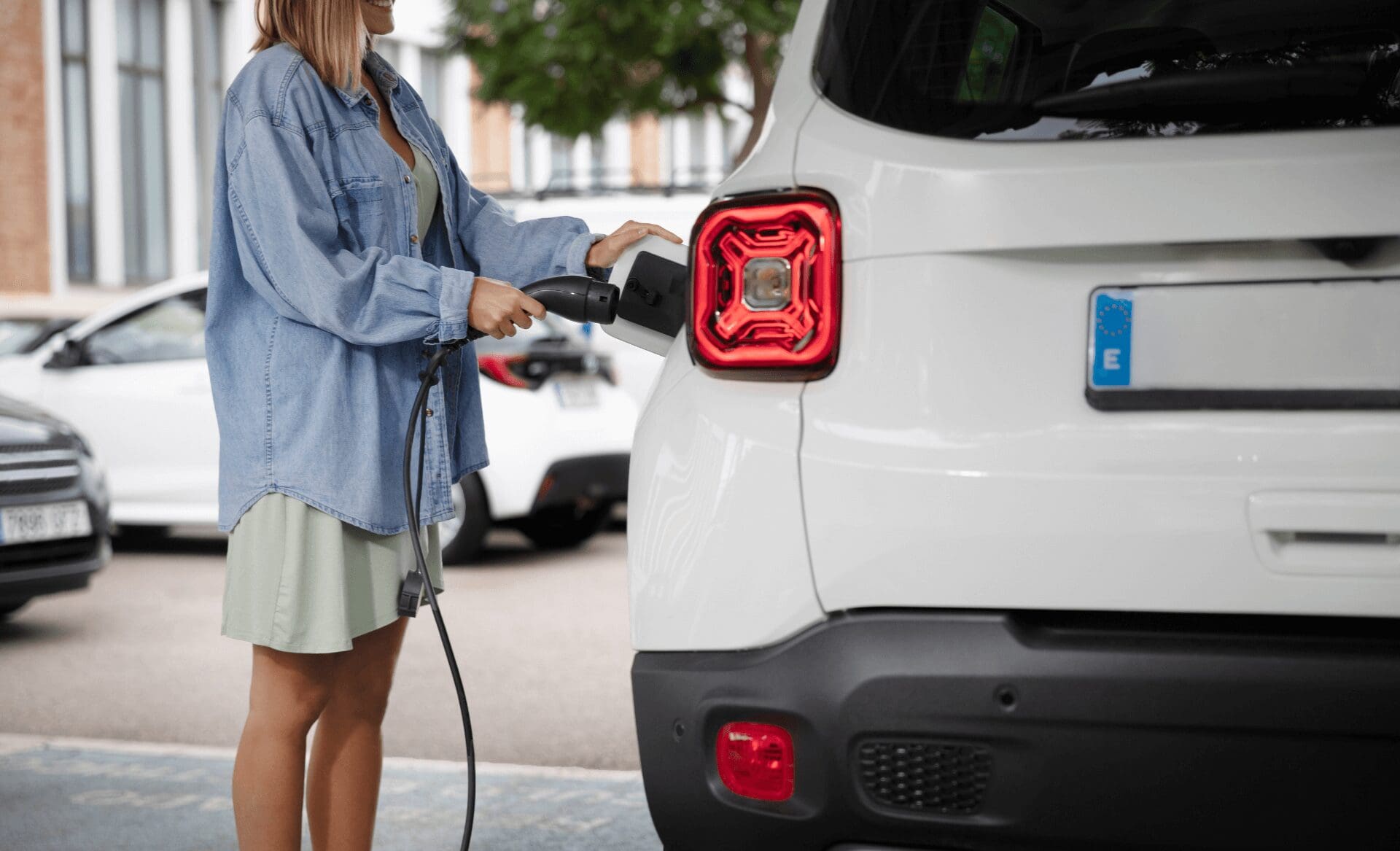 woman charging ev, Importance of Battery Balancing